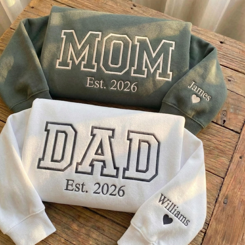 custom-embroidered-mom-dad-sweatshirt-with-name-on-sleeve-mothers-day