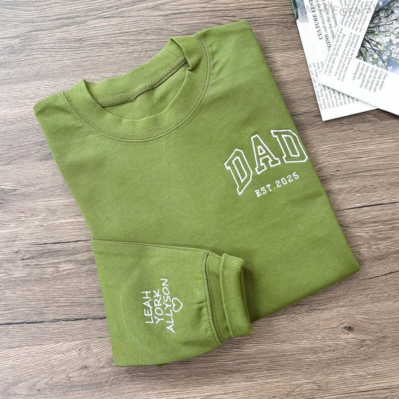 personalized-dad-embroidered-sweatshirt-with-kids-names-on-sleeve-fathers-day-gift