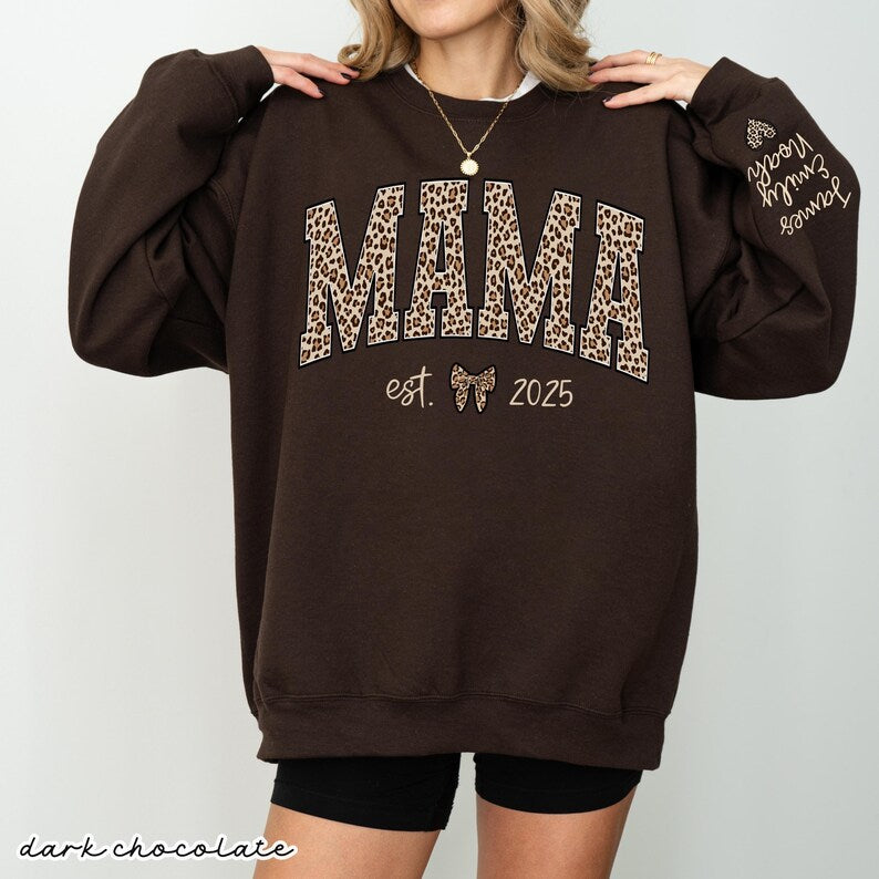 custom-leopard-mama-heat-transfer-print-sweatshirt-with-kid-name-on-sleeve-mothers-day-gift