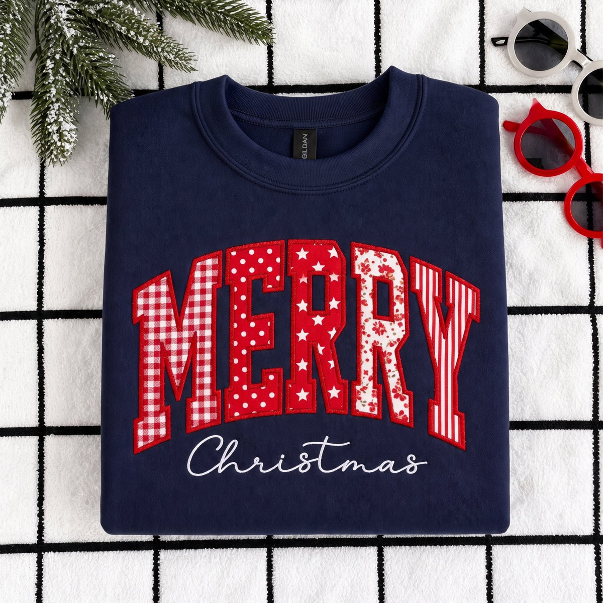 custom-merry-christmas-applique-embroidered-sweatshirt-festive-holiday-crewneck-with-patchwork-letter-design