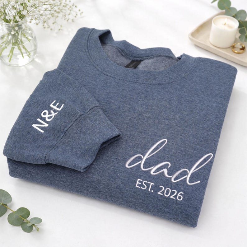custom-embroidered-dad-est-sweatshirt-personalized-fathers-day-gift