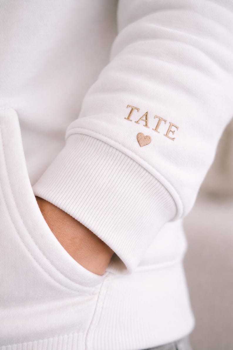 custom-embroidered-fathers-day-gift-with-kids-names-on-sleeve-daddy-papa-sweatshirt