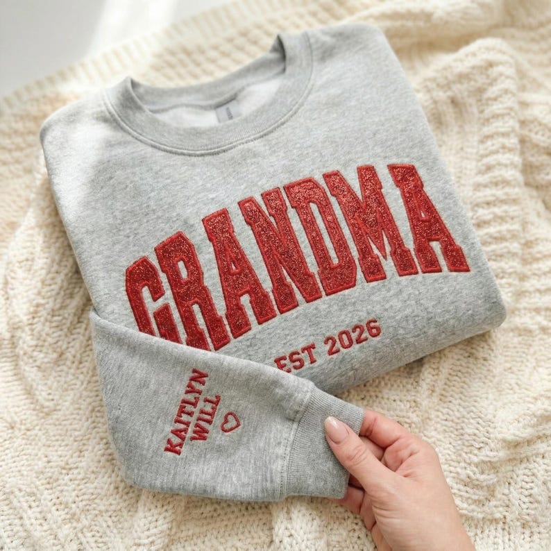 custom-arched-glitter-embroidered-grandma-sweatshirt-mothers-day-gifts