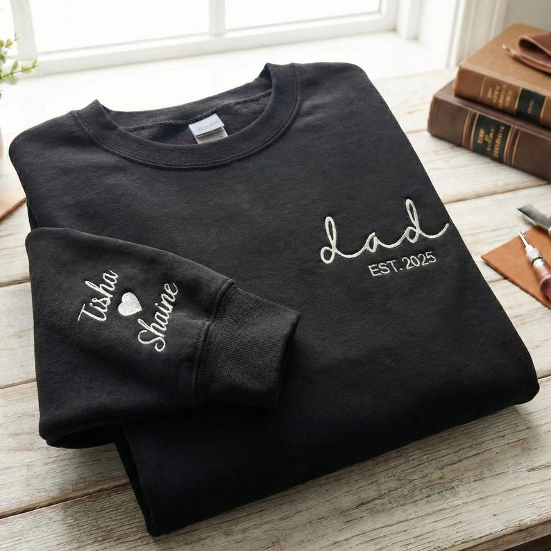 custom-embroidered-dad-est-sweatshirt-personalized-fathers-day-gift
