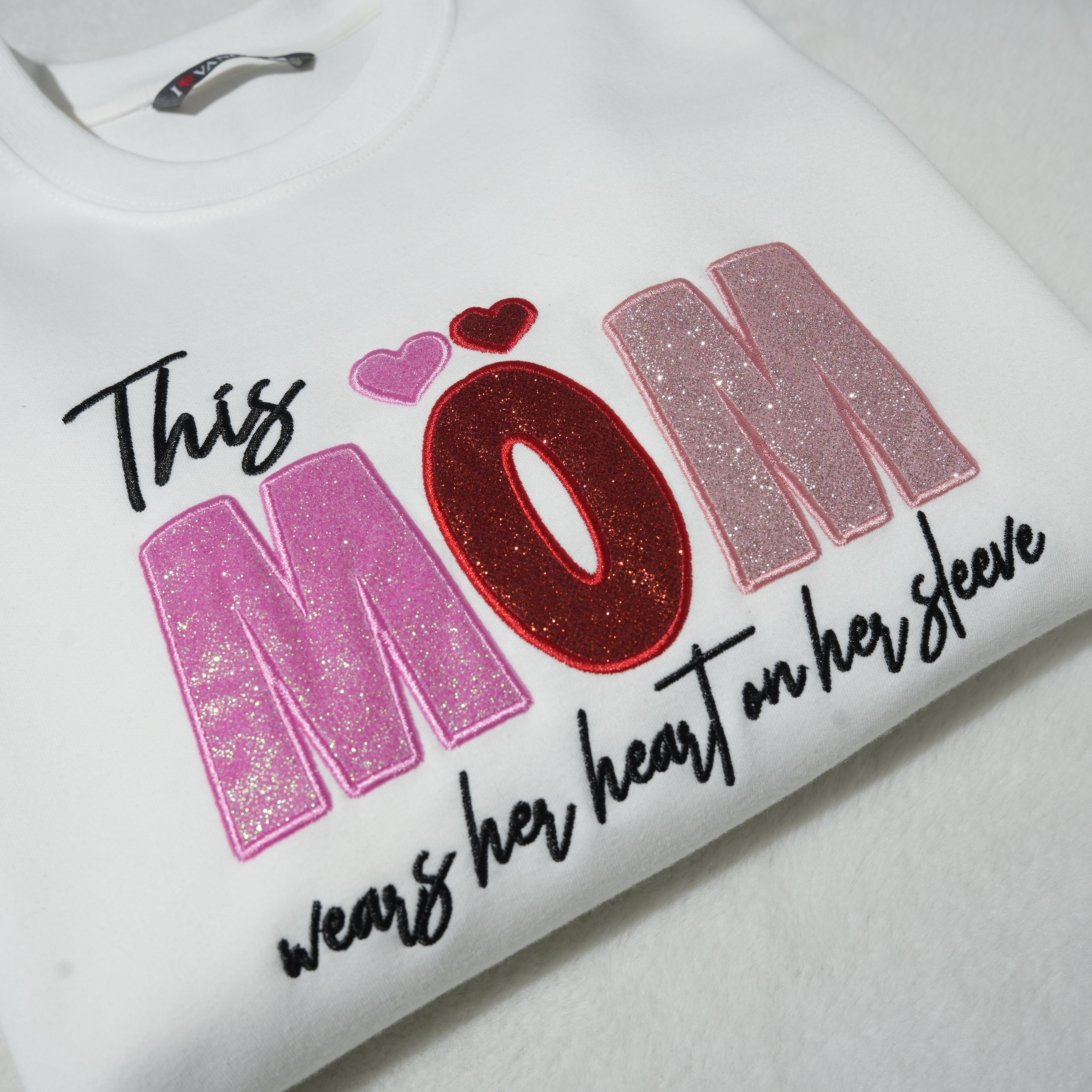 custom-mama-mom-wear-heart-on-her-sleeve-sequin-sweatshirt-with-kids-names-mothers-day-gifts