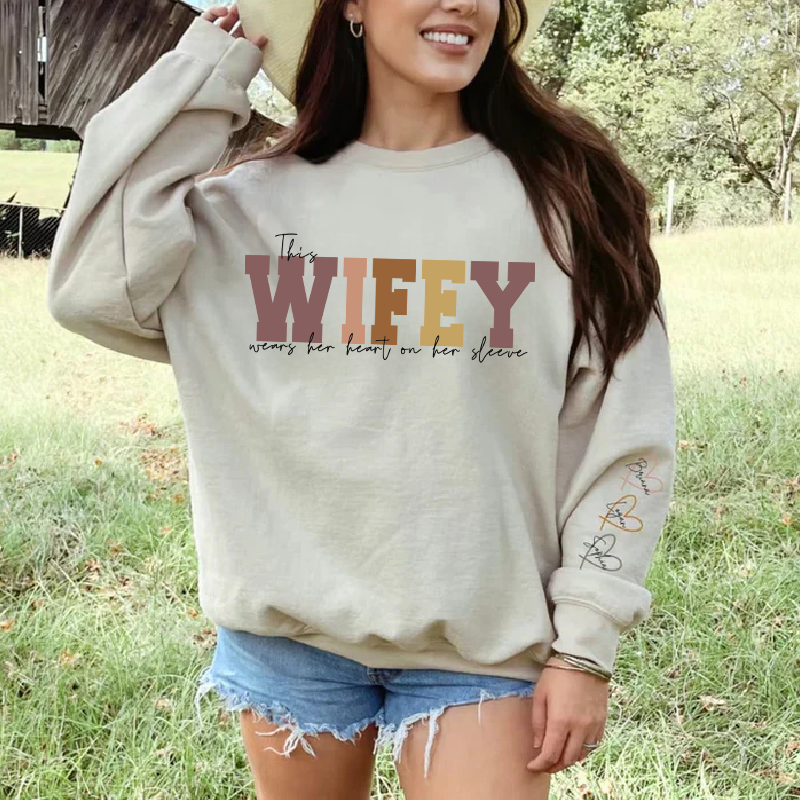 personalized-wifey-wear-heart-on-sleeve-mama-sweatshirt-with-kid-names-on-sleeves-mothers-gift