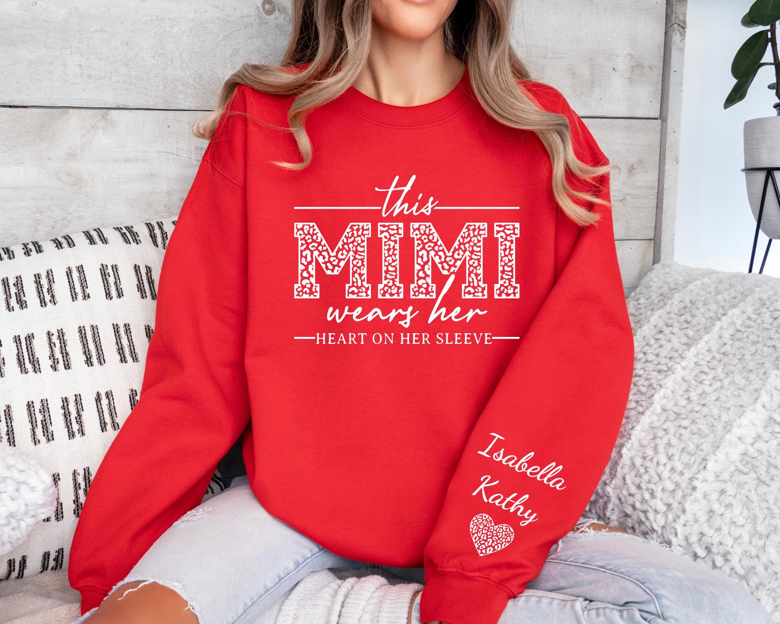 this-mimi-wears-her-heart-on-her-sleeve-custom-sweatshirt-with-kids-name