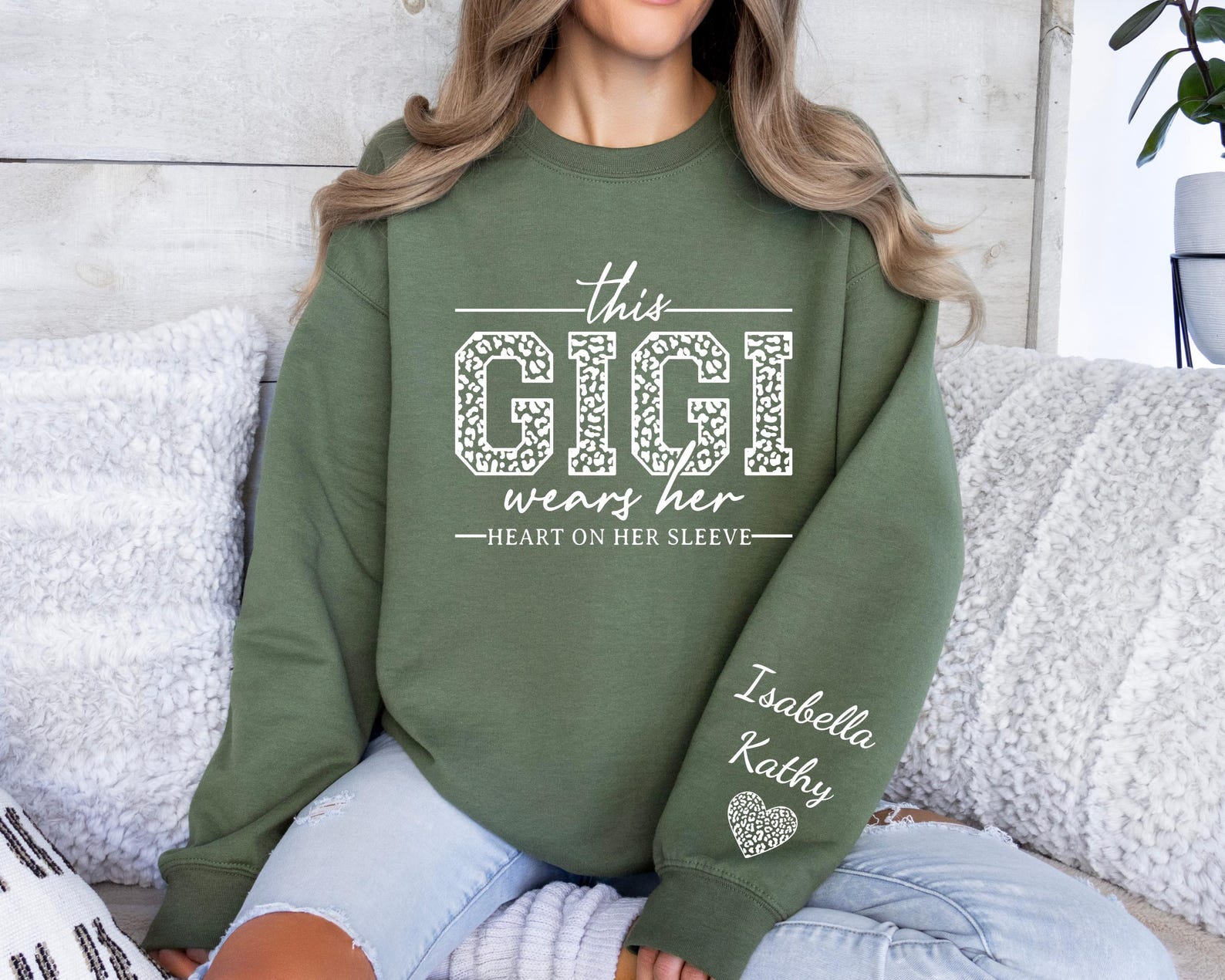 this-gigi-wears-her-heart-on-her-sleeve-custom-sweatshirt-with-kids-name