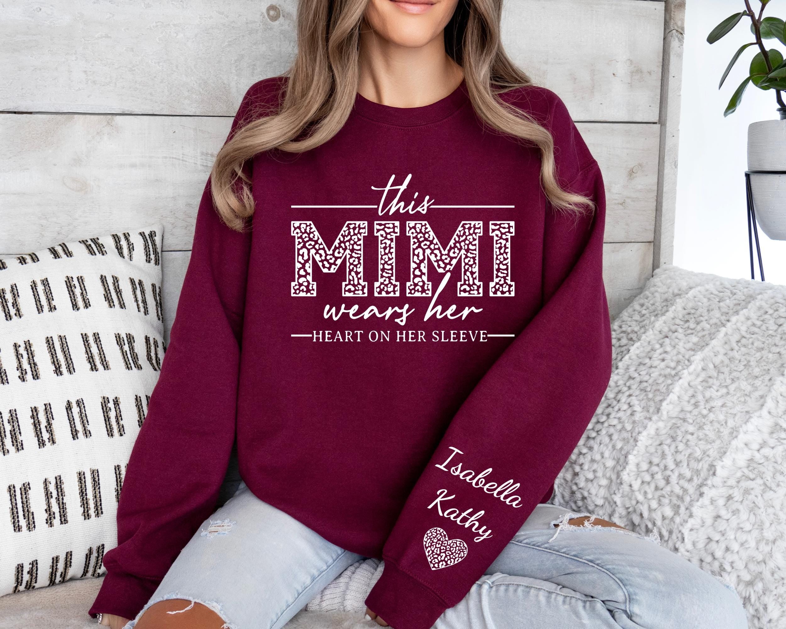 this-mimi-wears-her-heart-on-her-sleeve-custom-sweatshirt-with-kids-name