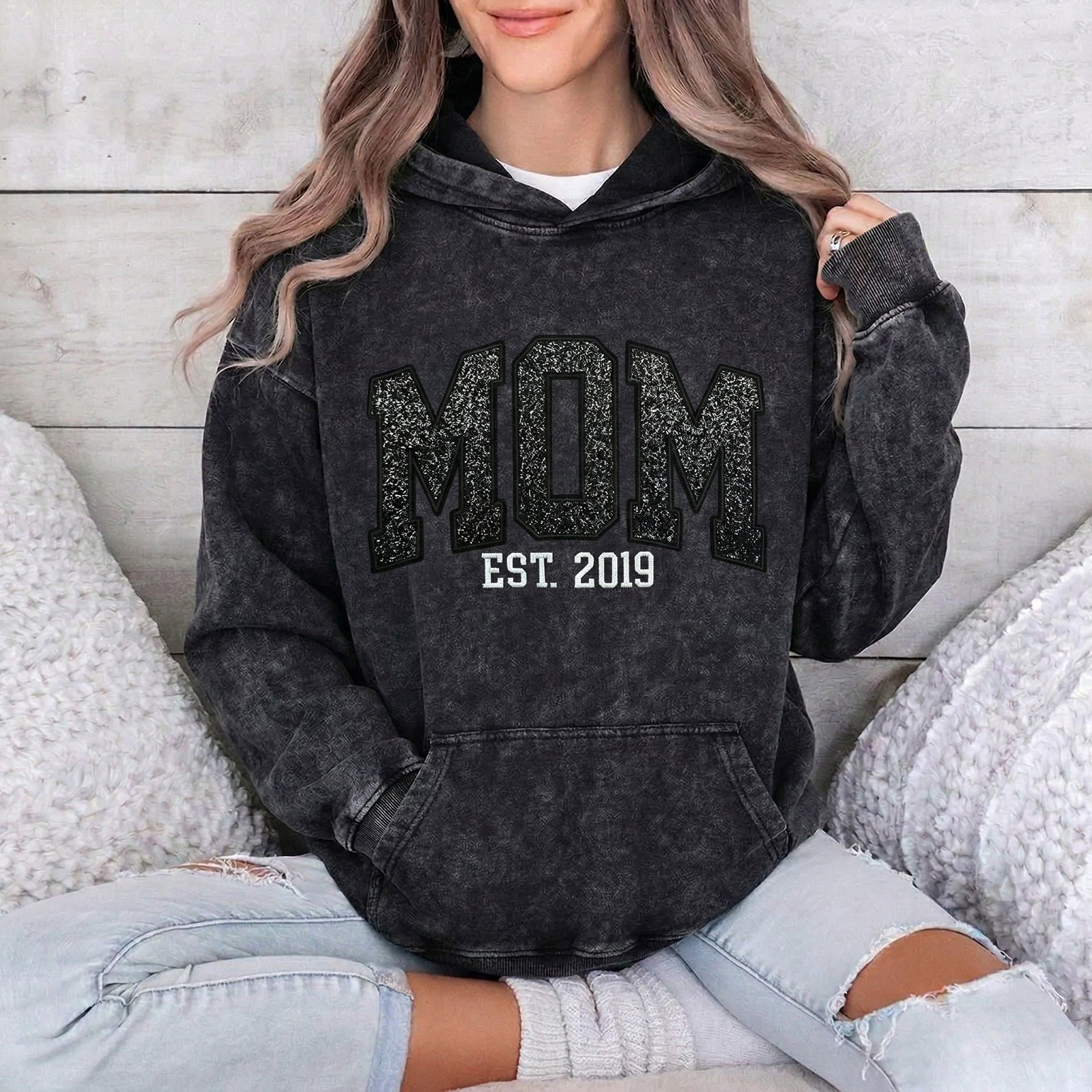 custom-embroidered-applique-glitter-mama-washed-sweatshirt-gift-for-mom