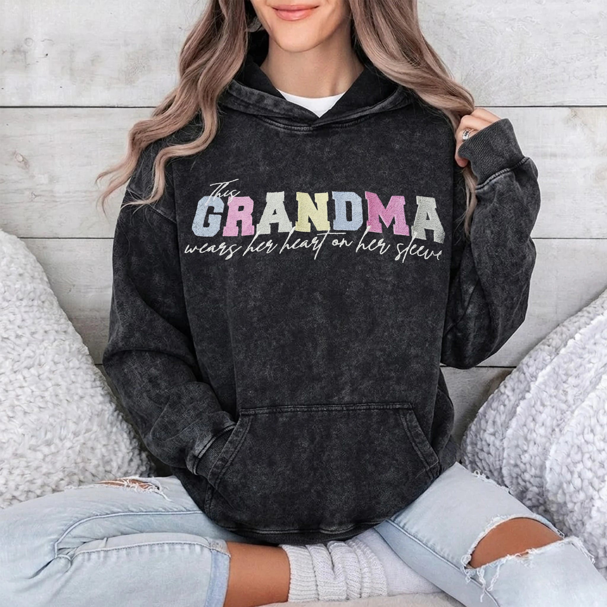 custom-embroidered-heart-on-sleeve-personalized-mommy-grandma-washed-sweatshirt-mothers-day-gift-for-mom-grandma