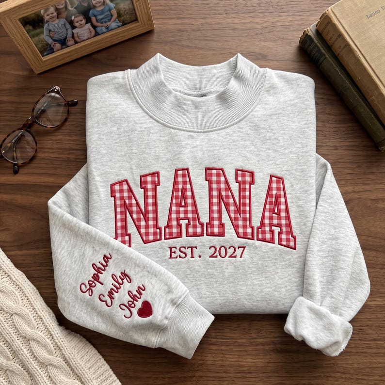 personalized-grandma-mock-neck-sweatshirt-custom-gingham-applique-with-grandkids-names-nana-gammy-mama-gift