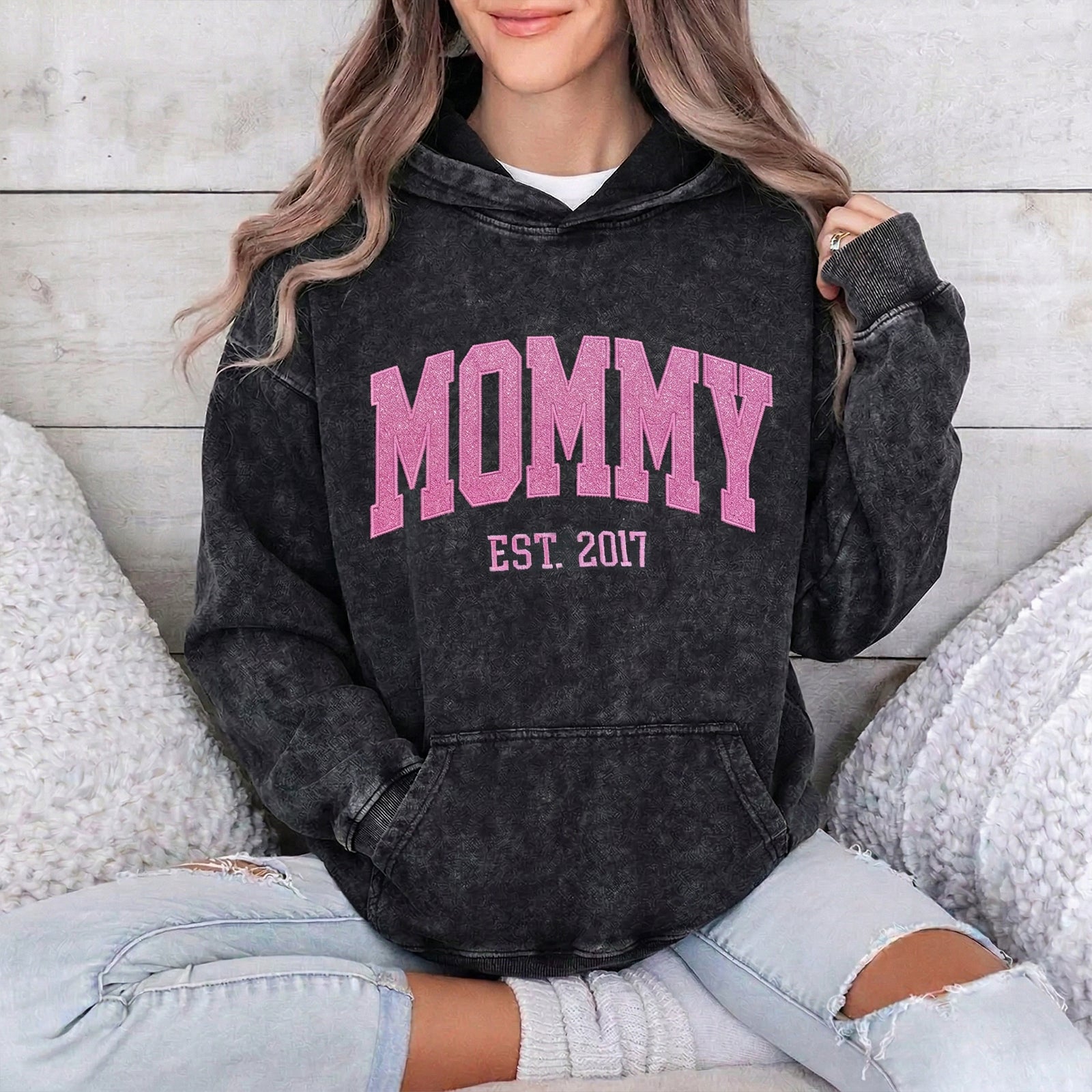 custom-embroidered-applique-glitter-mama-washed-sweatshirt-gift-for-mom