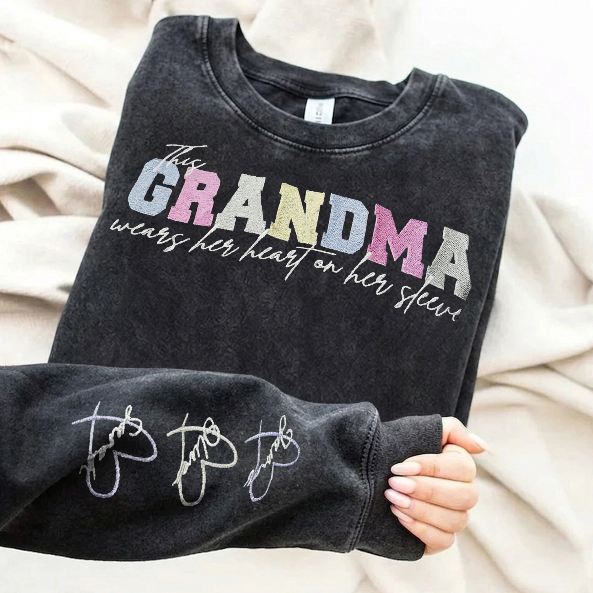 custom-embroidered-heart-on-sleeve-personalized-mommy-grandma-washed-sweatshirt-mothers-day-gift-for-mom-grandma