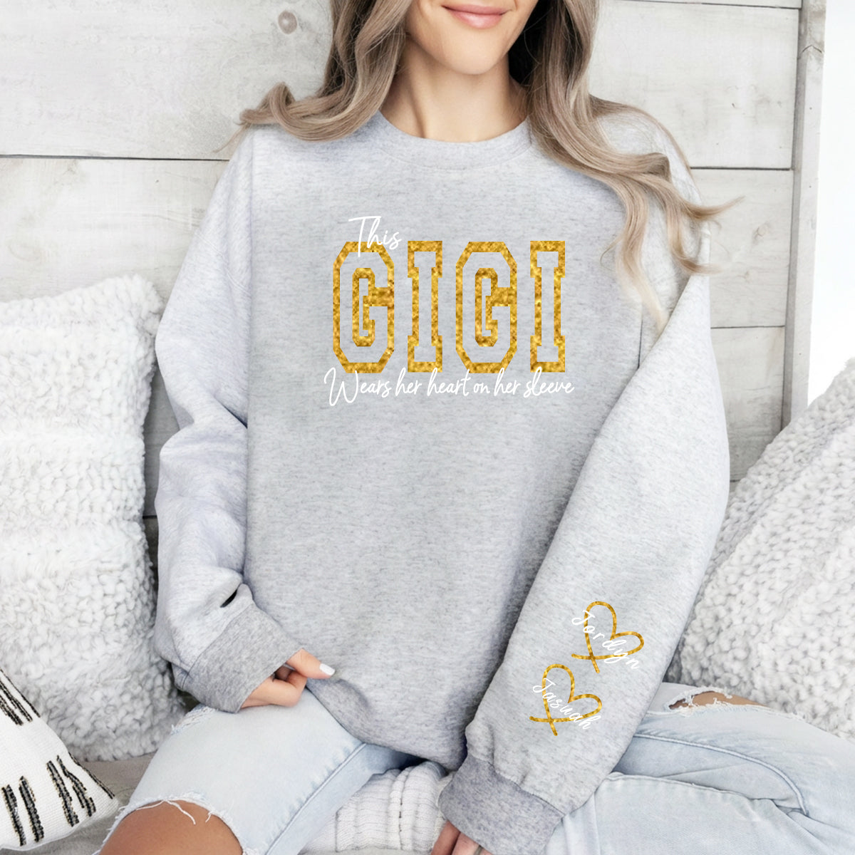 wear-your-heart-on-your-sleeve-personalized-glitter-mama-sweatshirt-with-kids-names-for-mom-mothers-day-gift