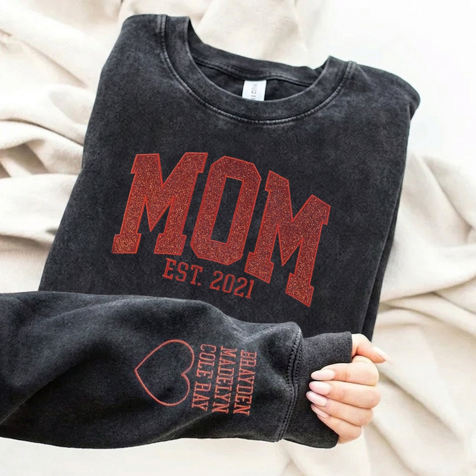 custom-embroidered-applique-glitter-mama-washed-sweatshirt-gift-for-mom