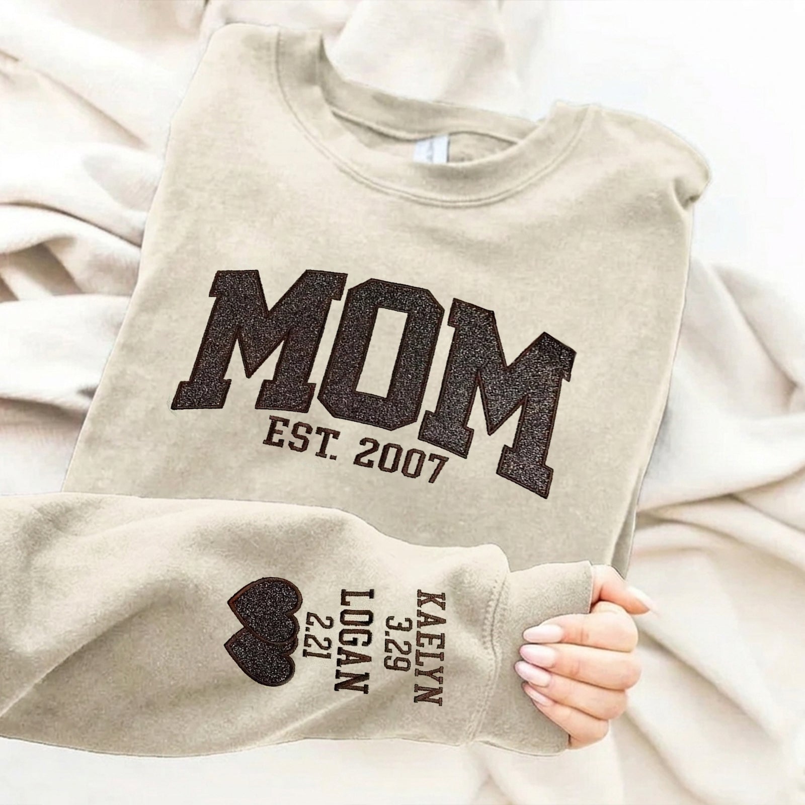 custom-embroidered-applique-glitter-mama-washed-sweatshirt-gift-for-mom