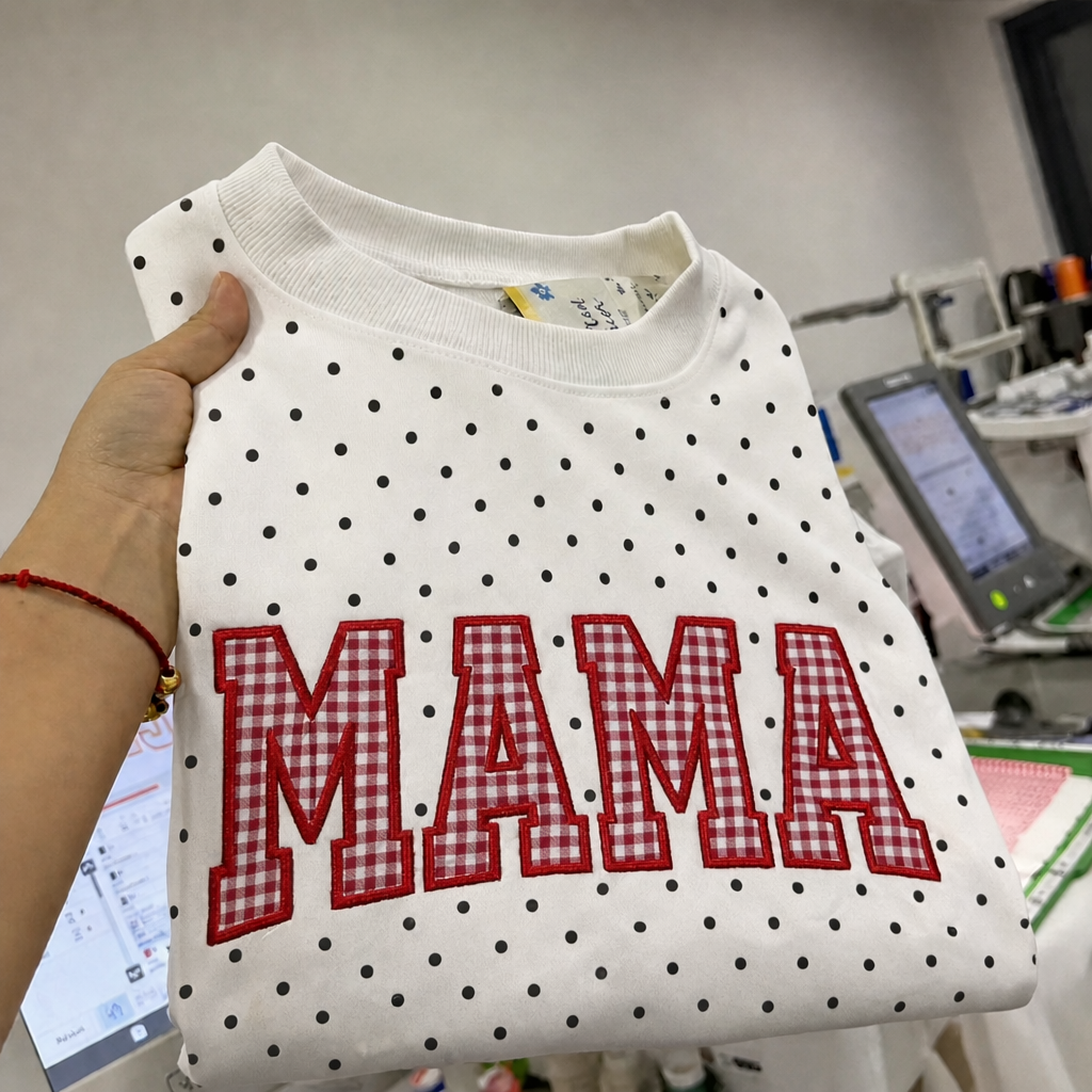 custom-mama-patchwork-polka-dot-sweatshirt-personalized-mom-embroidered-sweatshirt-with-mixed-fabric-letters