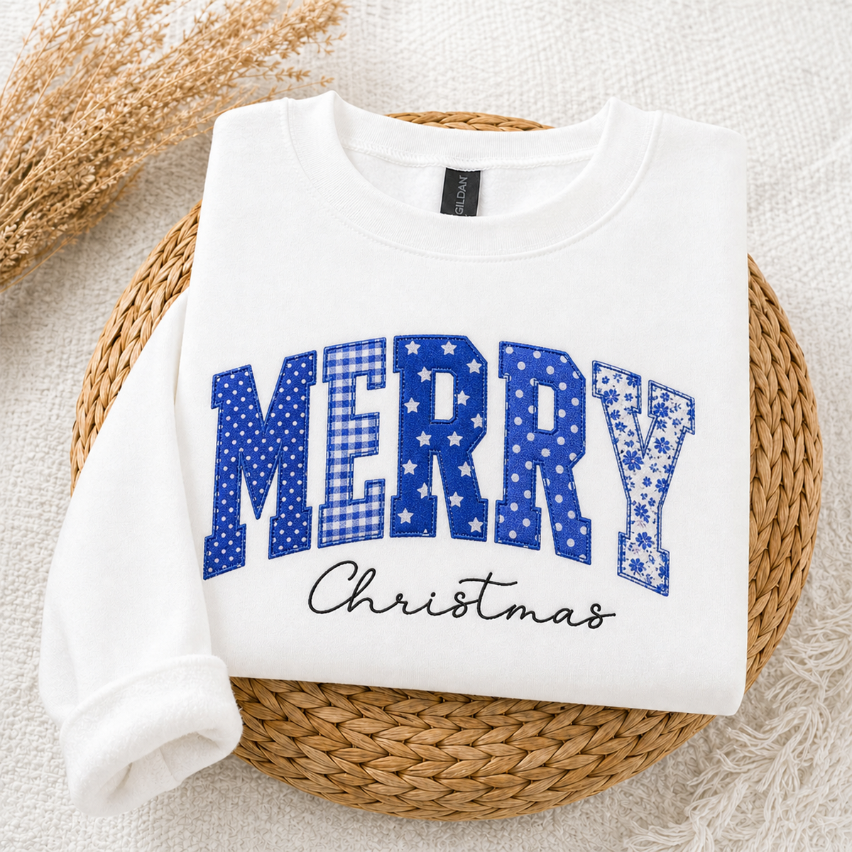 custom-merry-christmas-applique-embroidered-sweatshirt-festive-holiday-crewneck-with-patchwork-letter-design