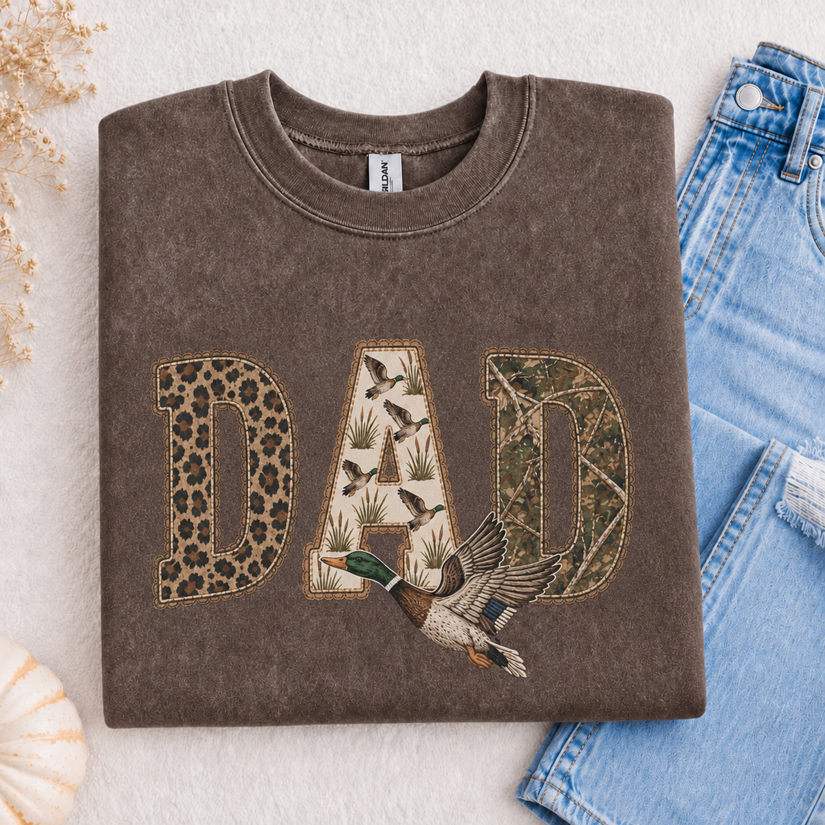 custom-duck-hunting-dad-vintage-wash-sweatshirt-camo-leopard-graphic-pullover