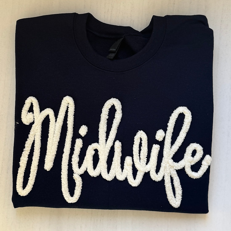 custom-gigi-honey-name-chenille-yarn-embroidered-sweatshirt