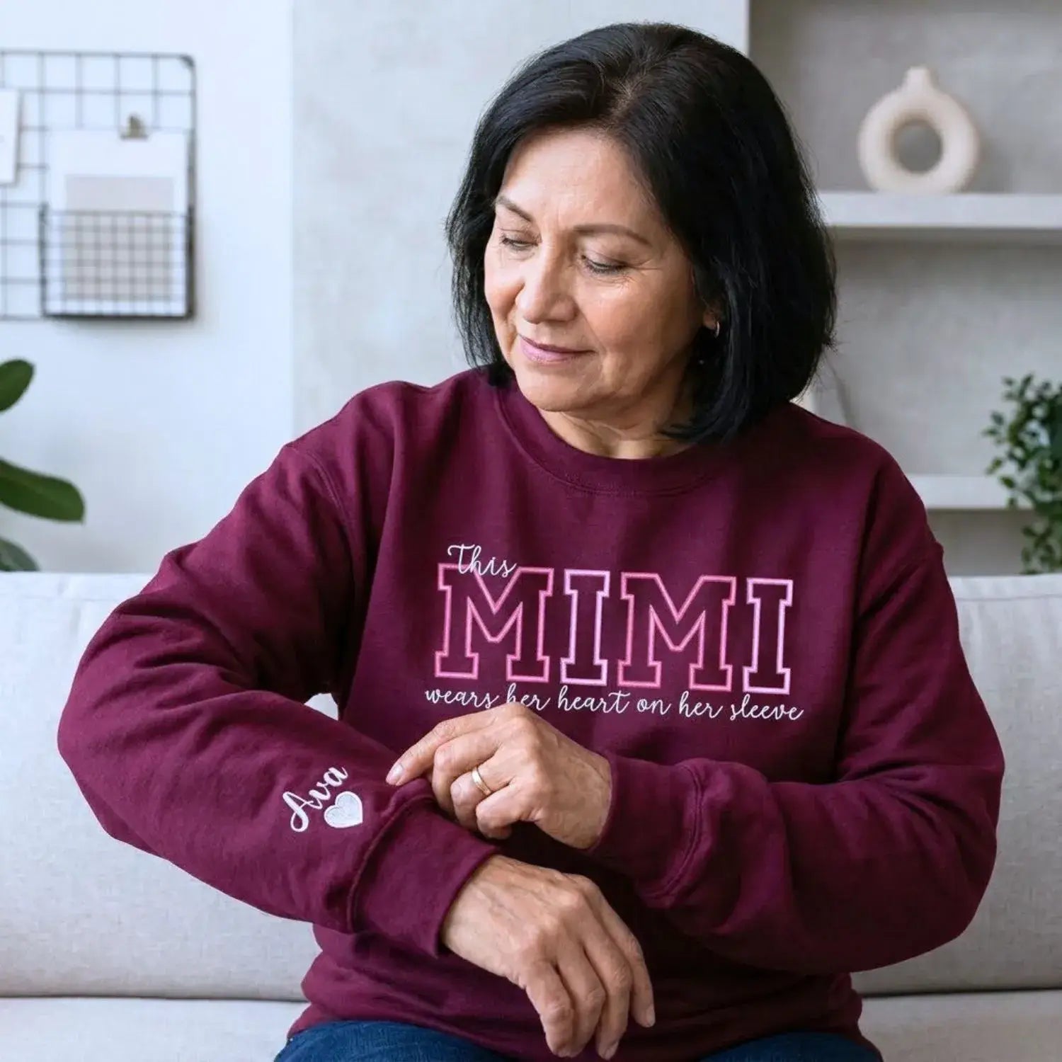 custom-embroidered-this-mimi-wears-her-heart-on-her-sleeve-sweatshirt-mothers-day-gifts