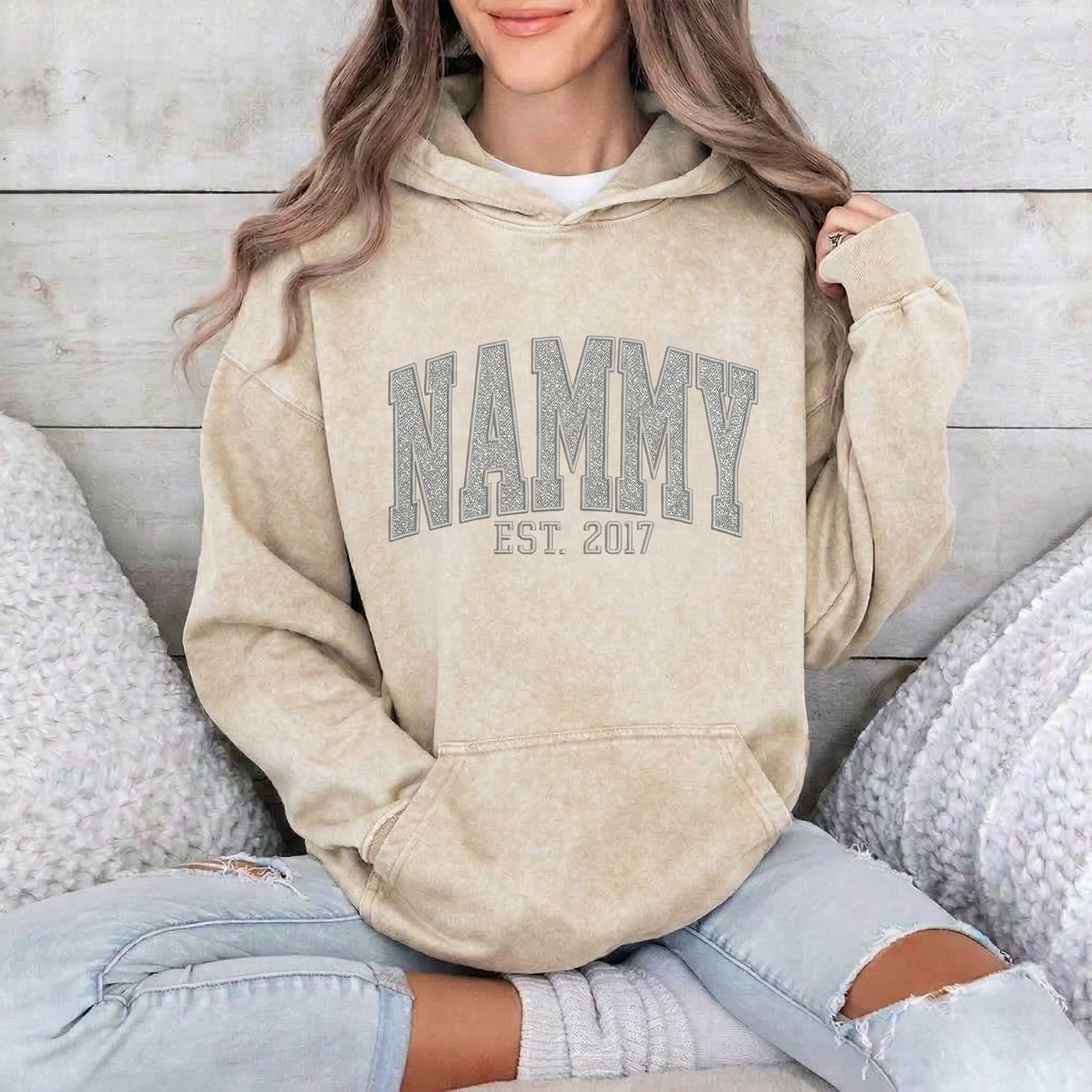 custom-embroidered-applique-glitter-mama-washed-sweatshirt-gift-for-mom