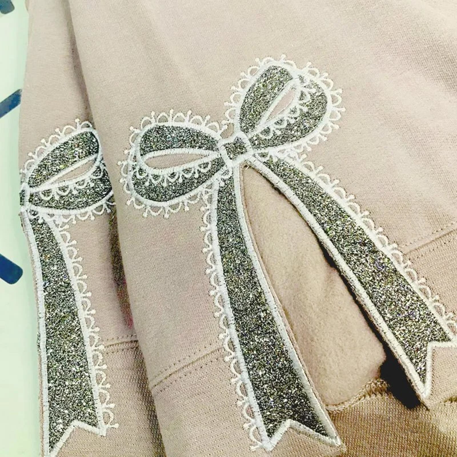 custom-glitter-embroidered-lace-side-bow-mama-sweatshirt-mothers-day-gifts