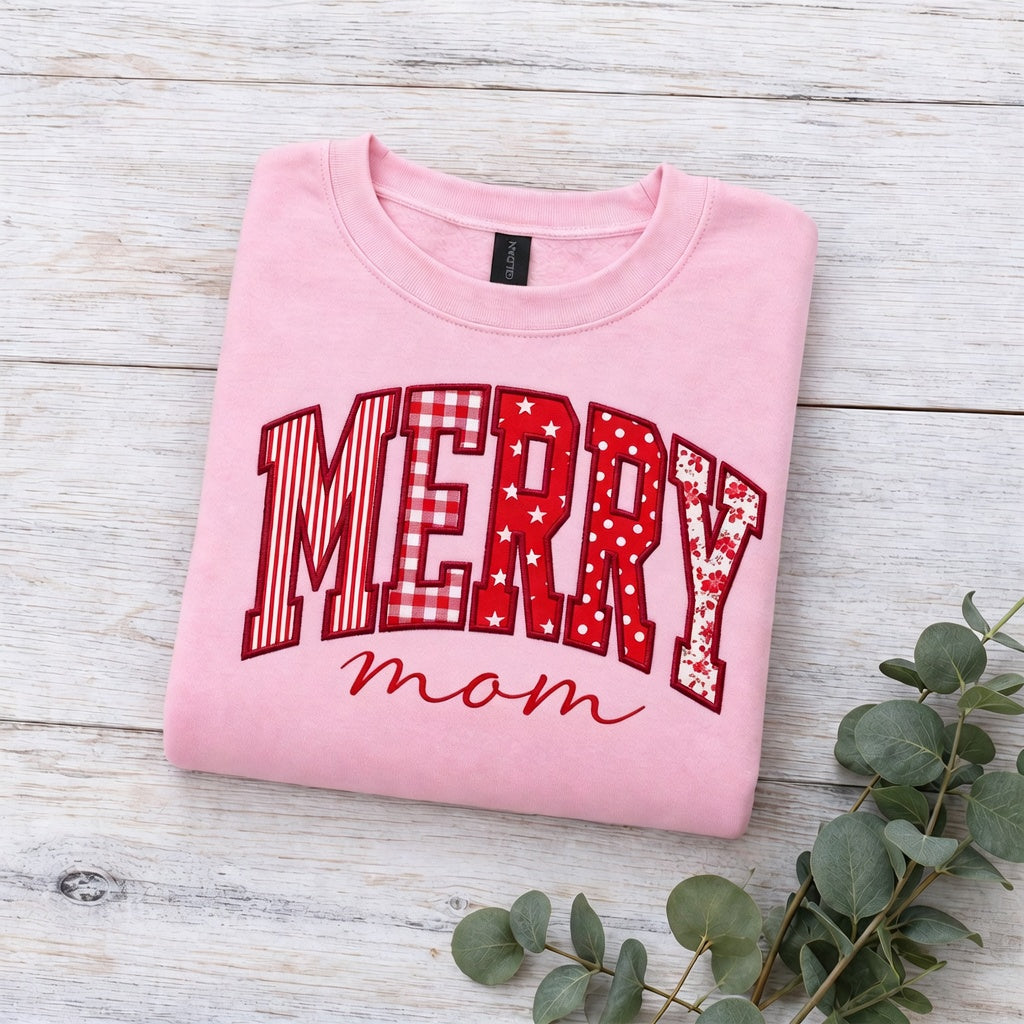 custom-merry-mama-christmas-applique-sweatshirt-festive-holiday-crewneck-with-patchwork-letter-design