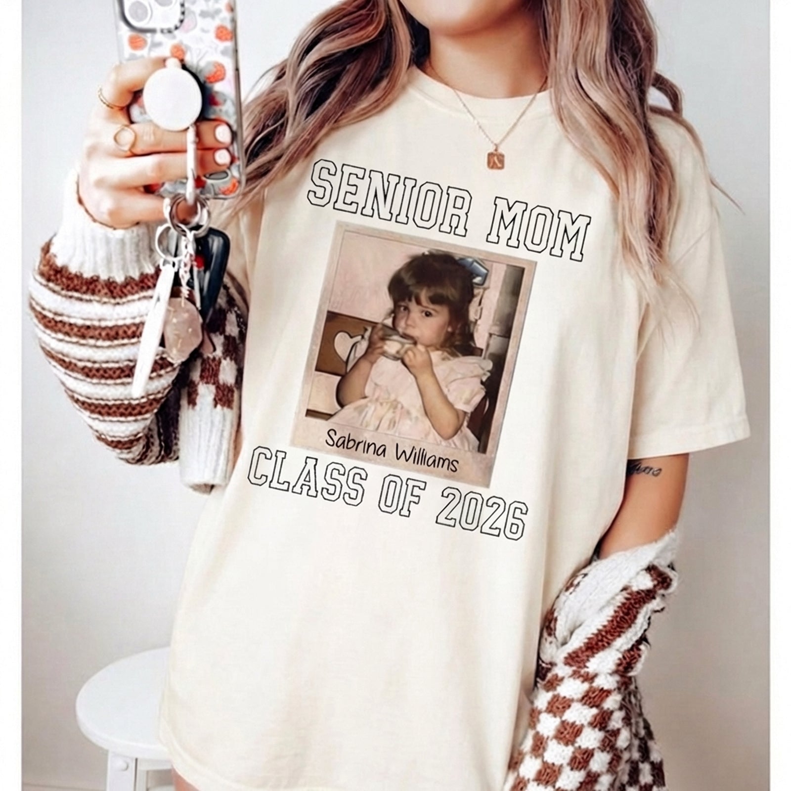 custom-senior-mom-2026-vintage-throwback-photo-sweatshirt-for-mom