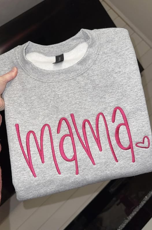 custom-mama-heart-embroidered-sweatshirt-mothers-day-gifts