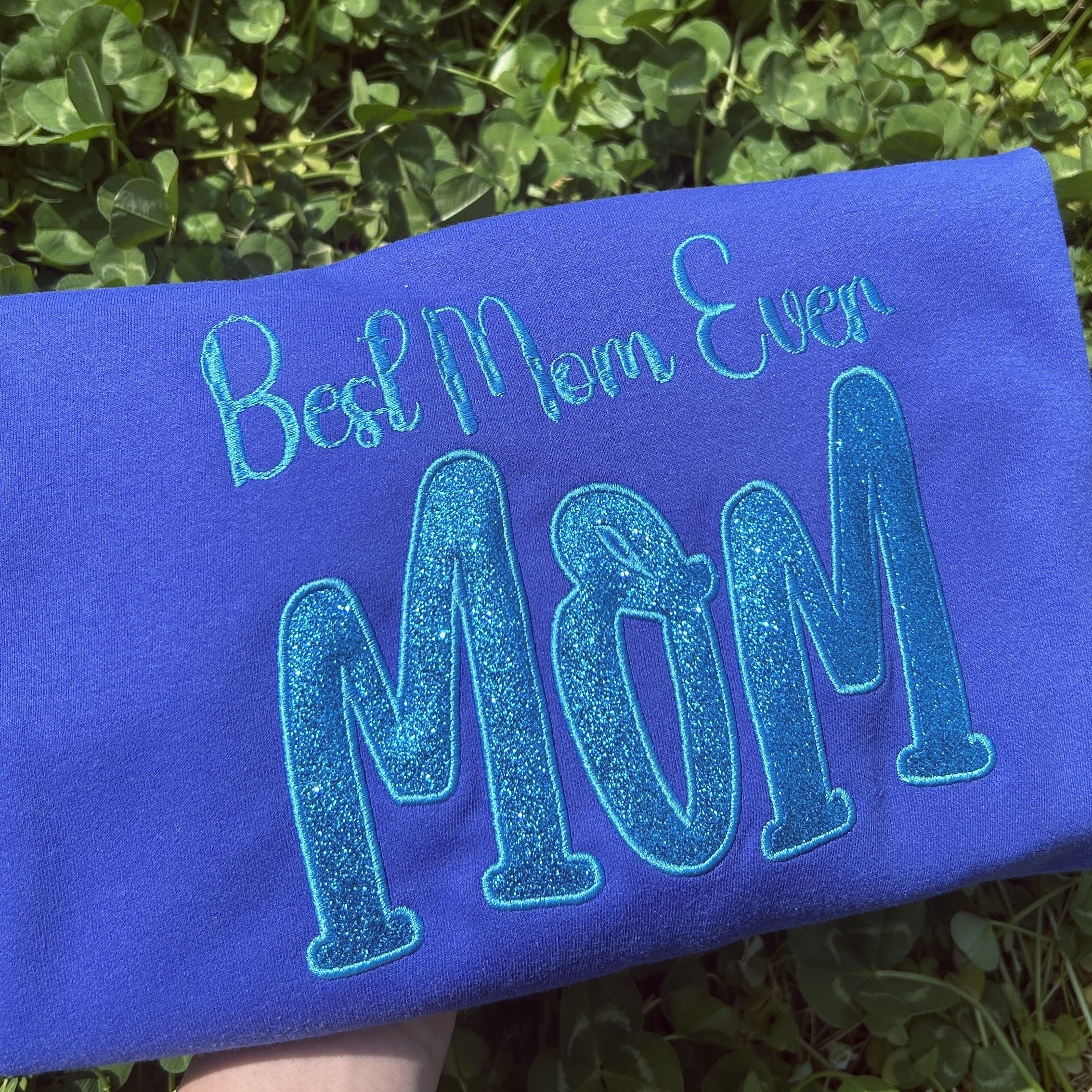 custom-moms-glitter-embroidered-t-shirt-and-sweatshirt-a-gift-for-mom-with-a-warm-word
