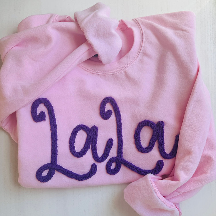 custom-gigi-honey-name-chenille-yarn-embroidered-sweatshirt