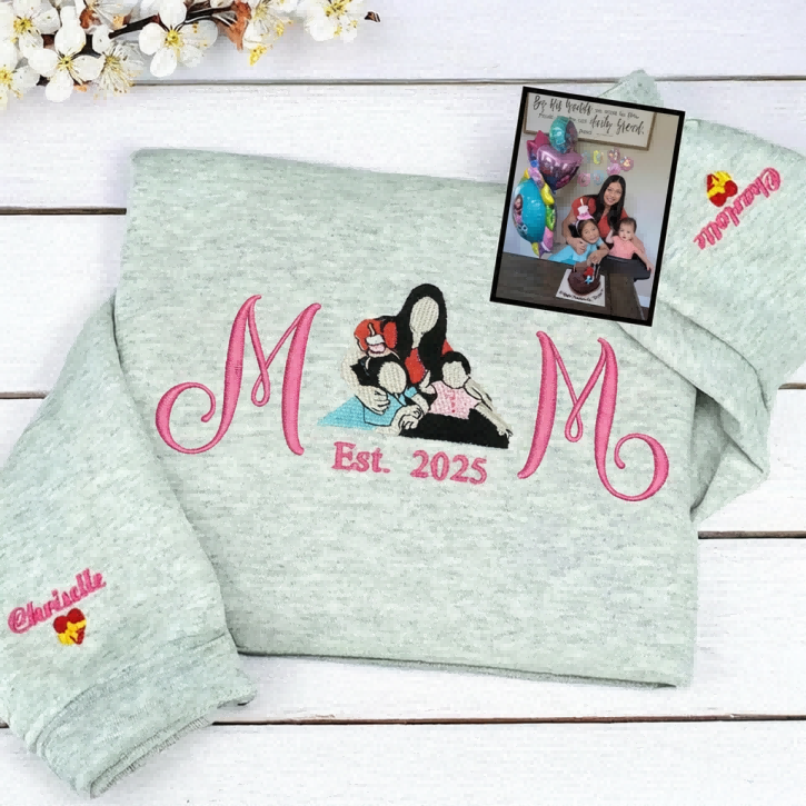 custom-embroidered-mom-sweatshirt-with-mom-kids-portrait-mothers-day-gifts-for-mom