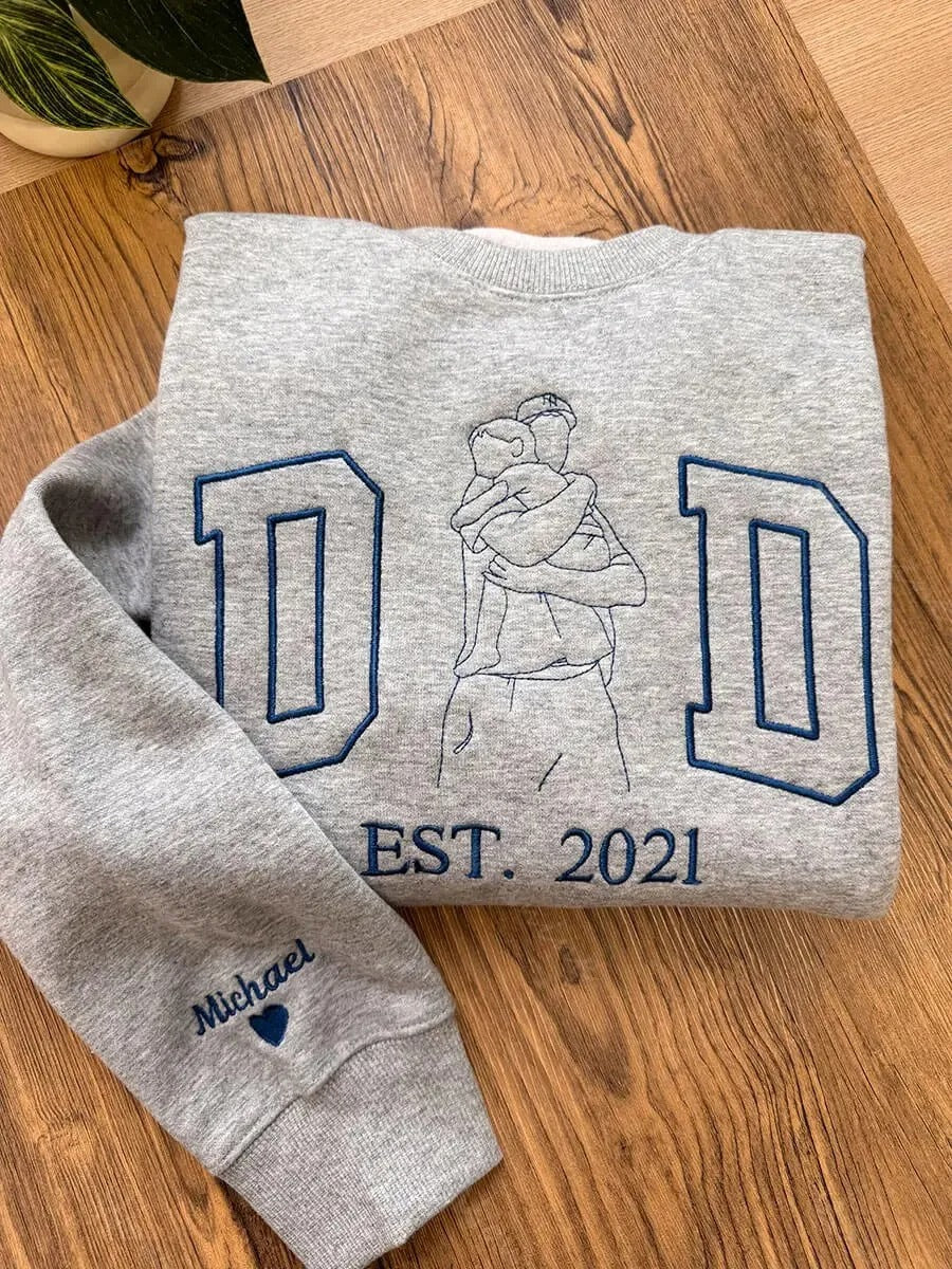 custom-embroidered-daddy-sweatshirt-with-kids-names-on-sleeve