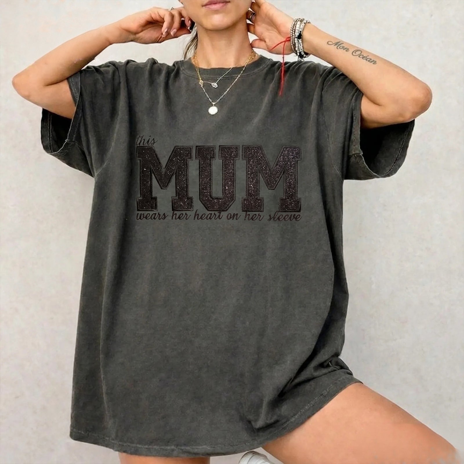 custom-mama-glitter-embroidered-washed-sweatshirt-with-kids-names-mothers-day-gift