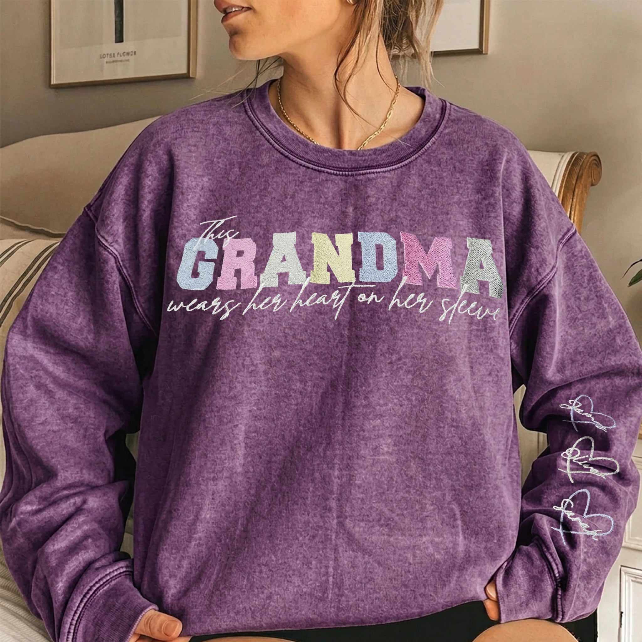 custom-embroidered-heart-on-sleeve-personalized-mommy-grandma-washed-sweatshirt-mothers-day-gift-for-mom-grandma
