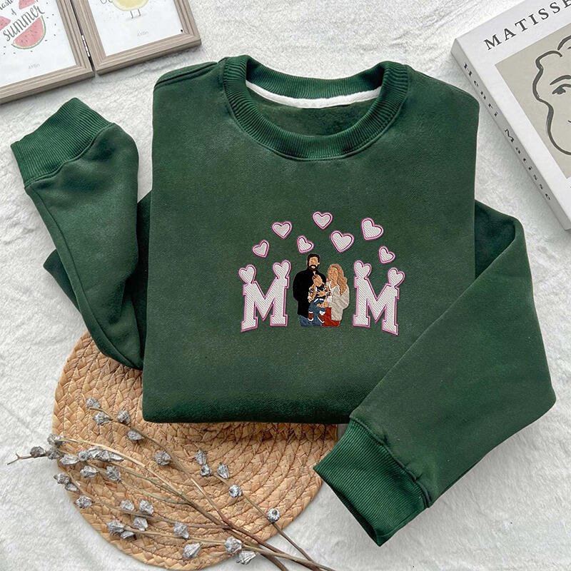 personalized-sweatshirt-embroidered-custom-family-photo-mom-heart-design-exquisite-gift-for-mothers-day