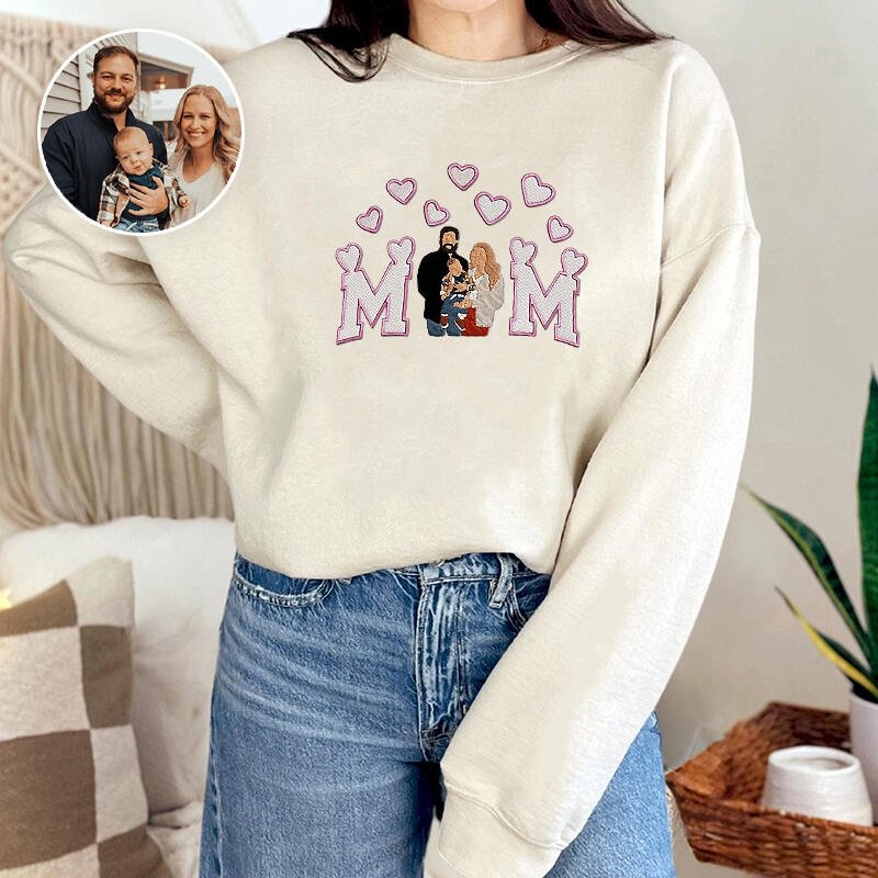 personalized-sweatshirt-embroidered-custom-family-photo-mom-heart-design-exquisite-gift-for-mothers-day