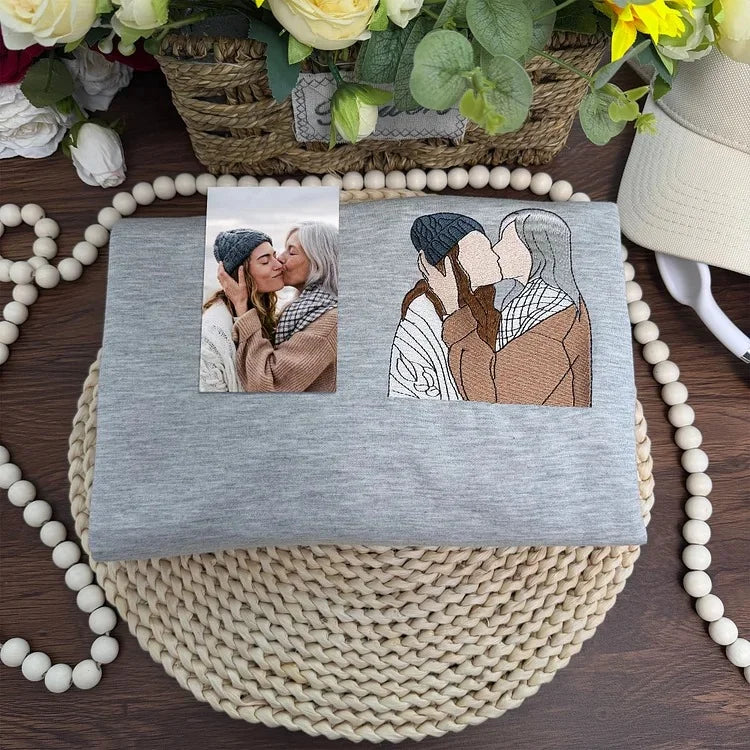 custom-mama-mom-portrait-embroidered-t-shirt-sweatshirt-gifts-for-mom