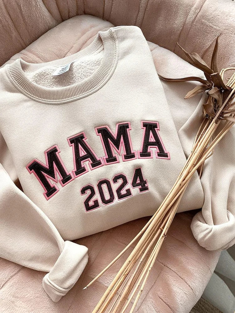 custom-mom-dad-embroidered-sweatshirt-with-year-gift-for-parents