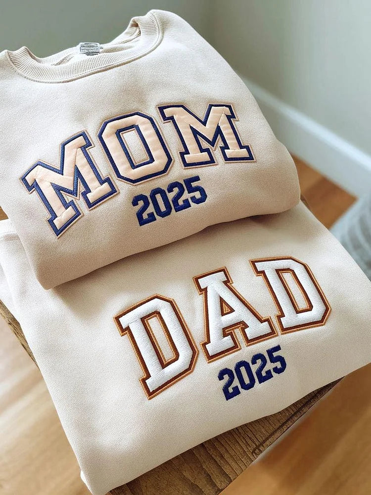 custom-mom-dad-embroidered-sweatshirt-with-year-gift-for-parents