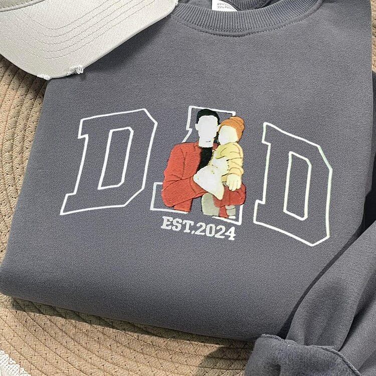 custom-embroidered-dad-sweatshirt-with-family-portrait-fathers-day-gift
