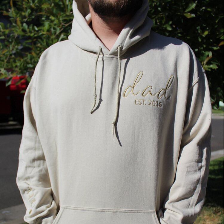 custom-embroidered-dad-sweatshirt-with-kids-name-on-sleeve-fathers-day-gift