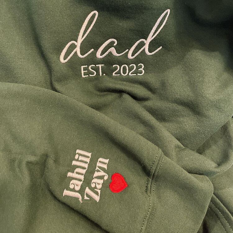 custom-embroidered-dad-sweatshirt-with-kids-name-on-sleeve-fathers-day-gift