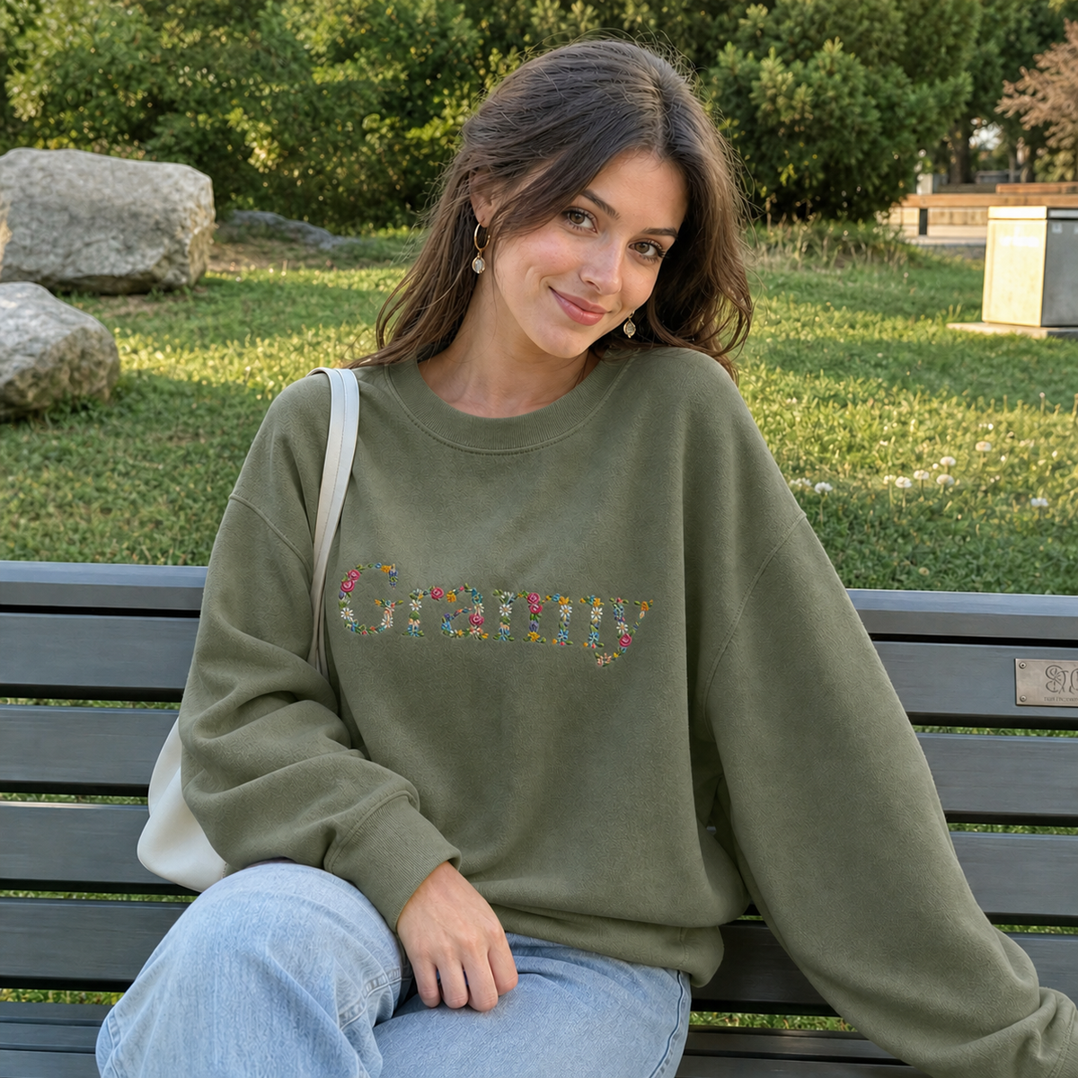custom-floral-embroidered-mama-sweatshirt-personalized-lettering-pullover-gift