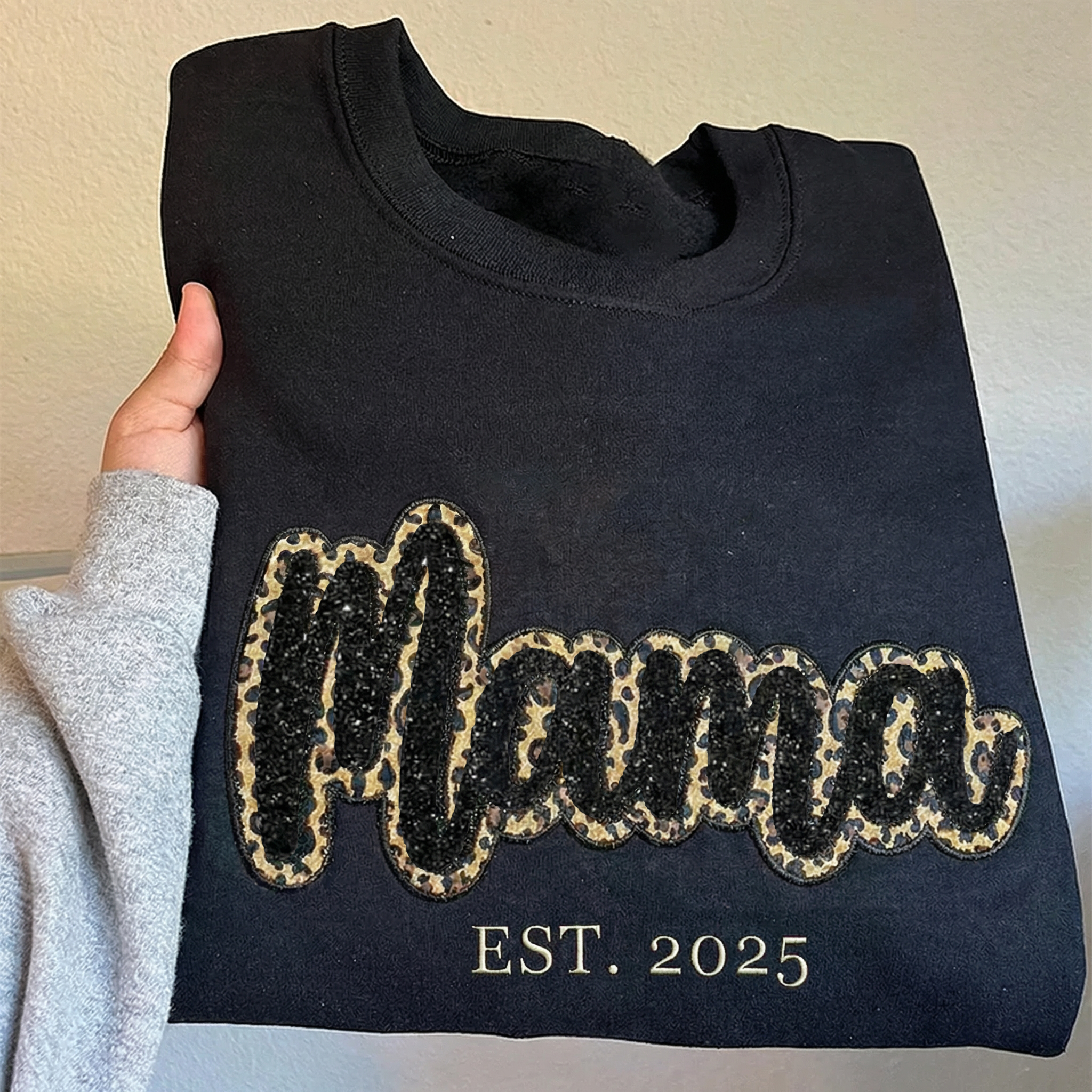 custom-leopard-glitter-mama-sweater-hoodie-with-embroidery-gift-for-mom