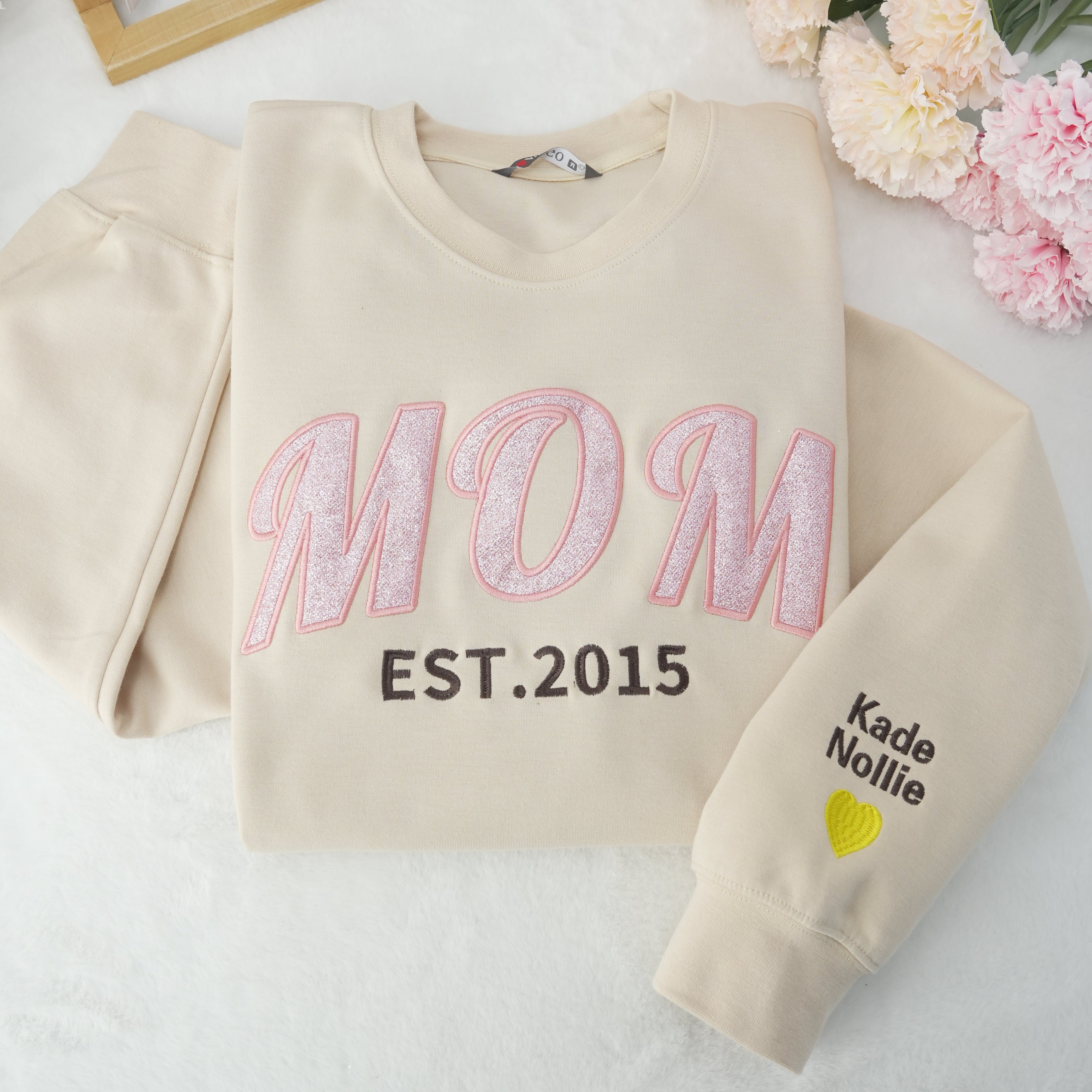 custom-embroidered-applique-glitter-mum-sweatshirt-gift-for-mama