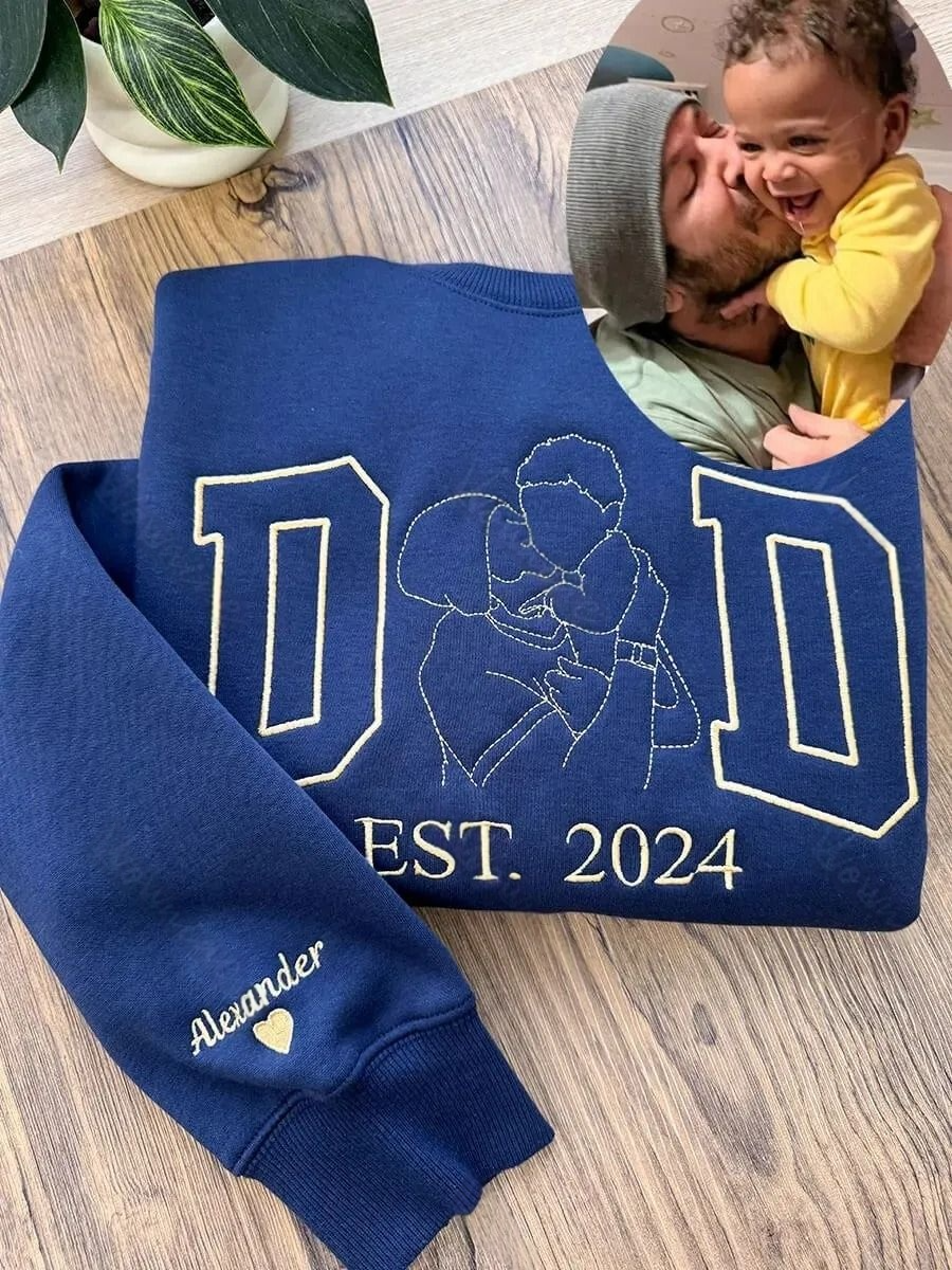 custom-embroidered-daddy-sweatshirt-with-kids-names-on-sleeve