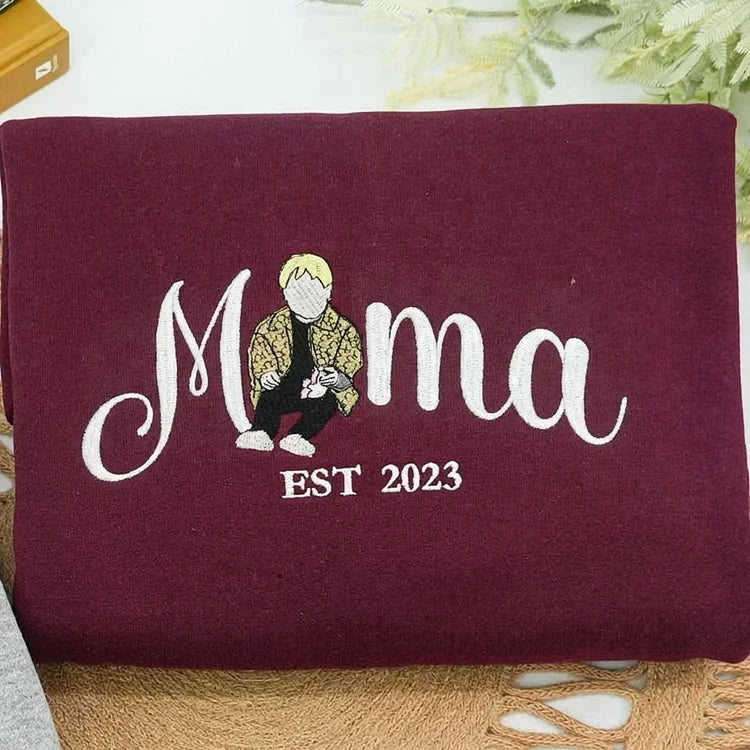 custom-embroidered-mom-sweatshirt-with-mom-kids-portrait-mothers-day-gifts-for-mom